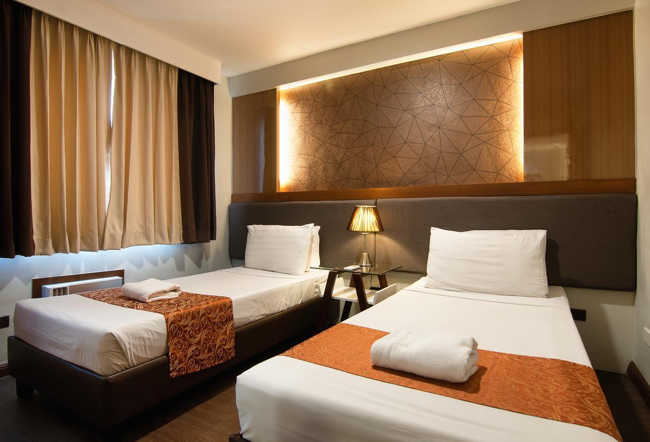 Fernandina 88 Suites Hotel Quezon City Exterior foto