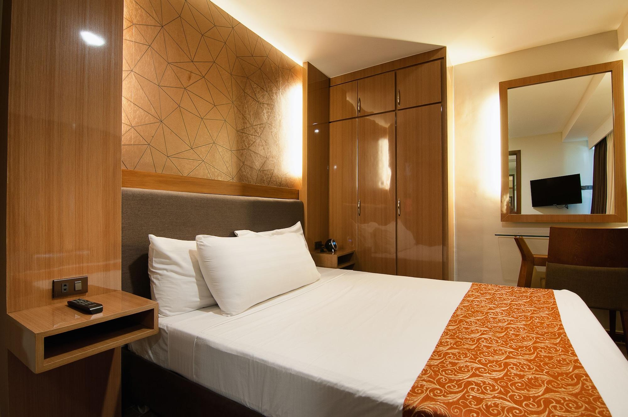 Fernandina 88 Suites Hotel Quezon City Exterior foto