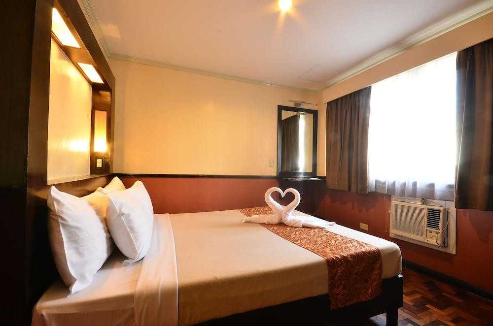 Fernandina 88 Suites Hotel Quezon City Exterior foto