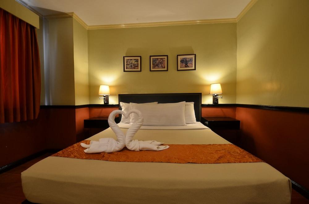 Fernandina 88 Suites Hotel Quezon City Exterior foto