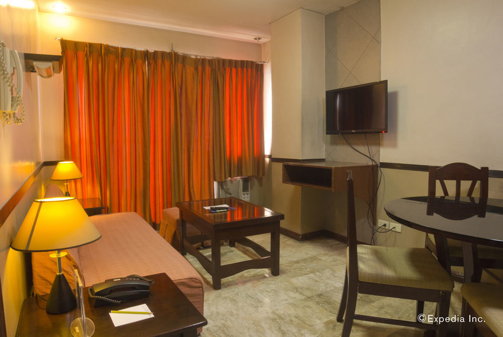 Fernandina 88 Suites Hotel Quezon City Exterior foto