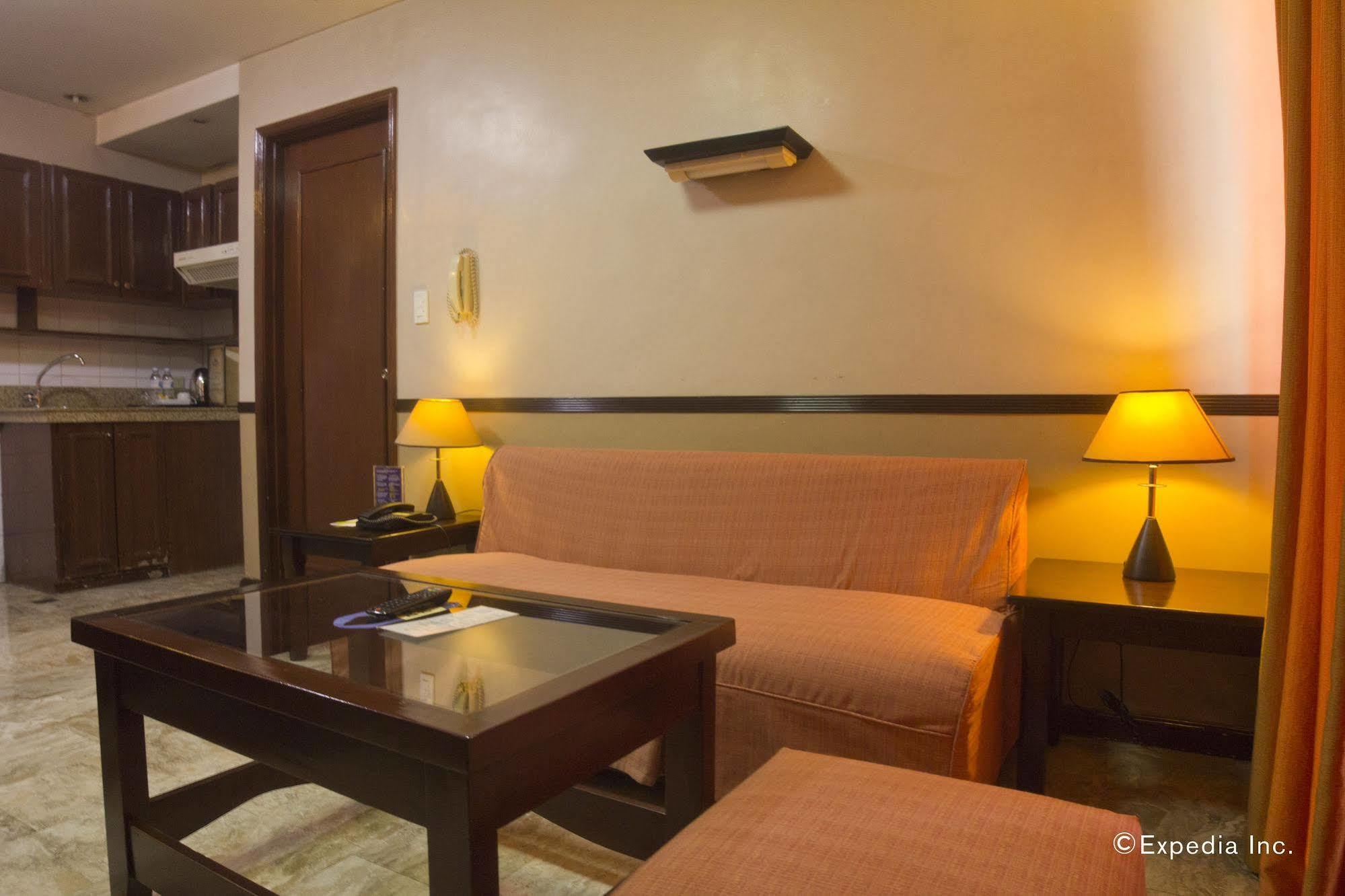 Fernandina 88 Suites Hotel Quezon City Exterior foto