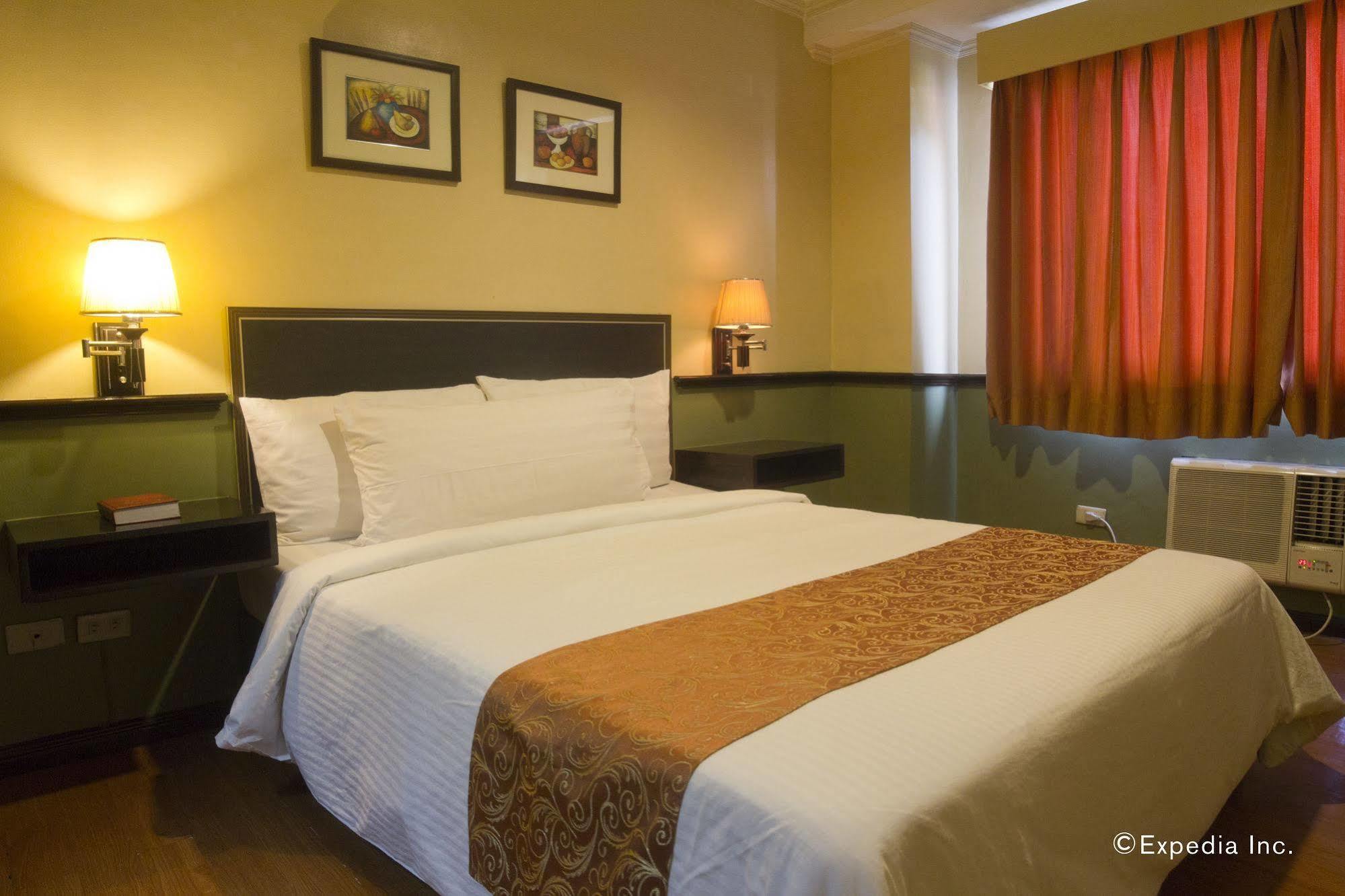 Fernandina 88 Suites Hotel Quezon City Exterior foto