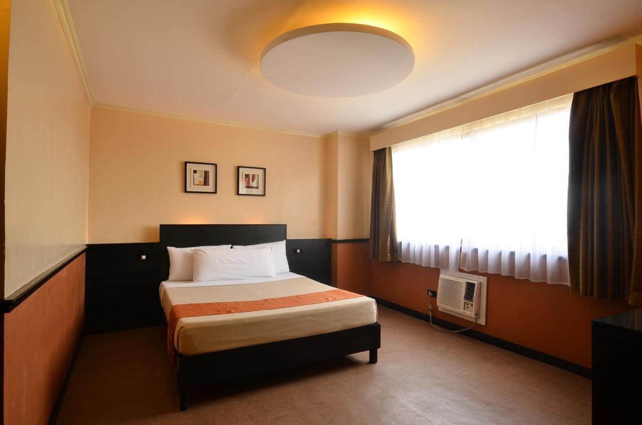 Fernandina 88 Suites Hotel Quezon City Exterior foto